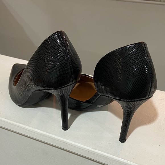 Jessica Simpson Pumps | Black Snake Skin Embossed Patent Leather - Picture 4 of 5